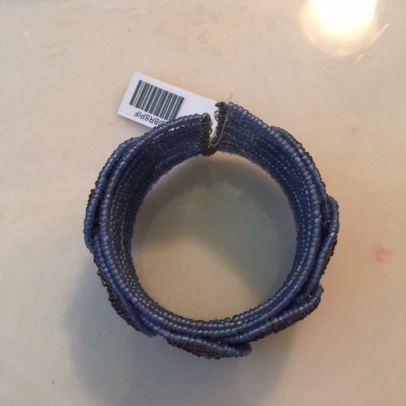 Hand beaded bracelet - Picture 2 of 3